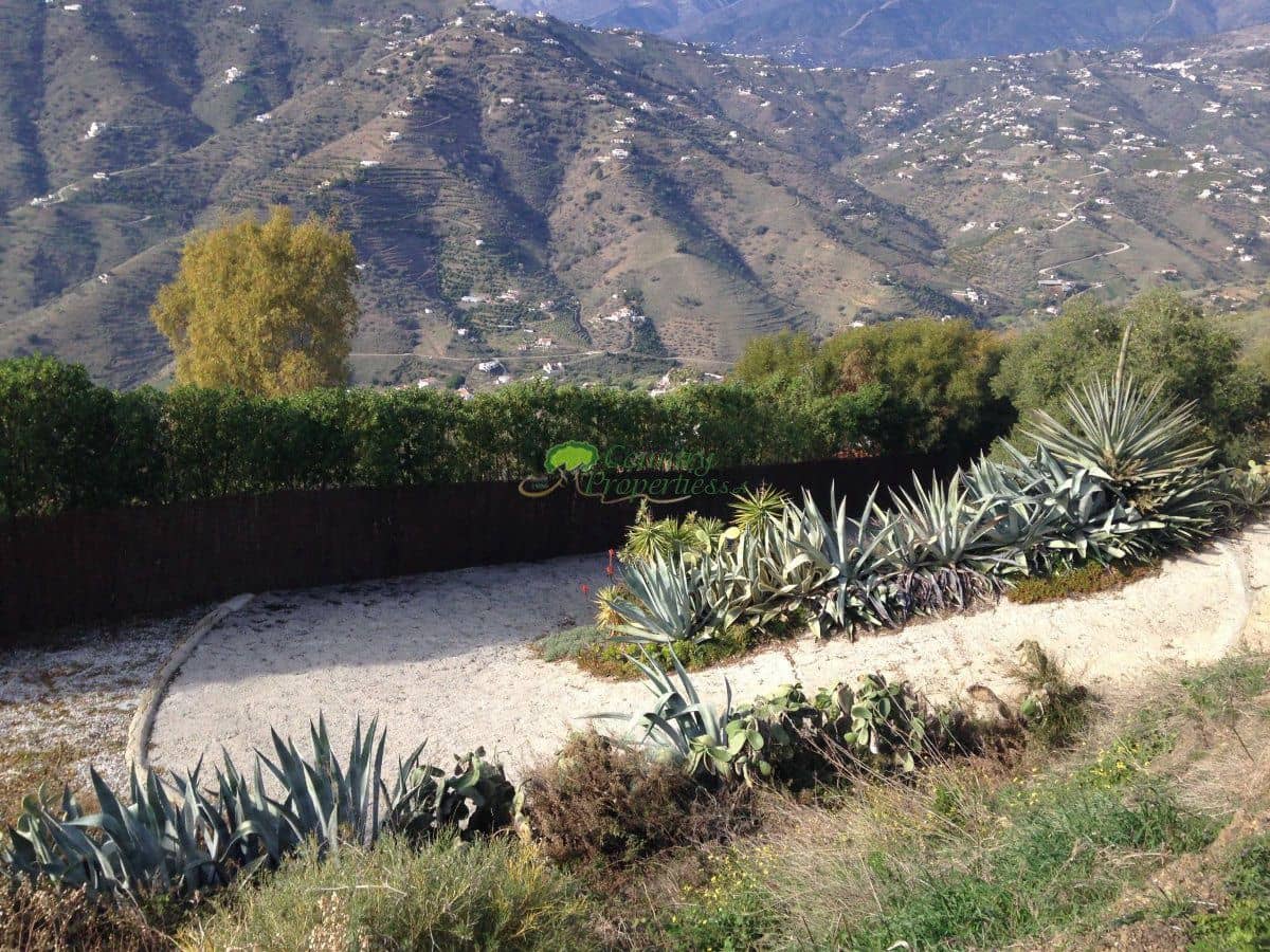 Finca/Casa Rural de 3 habitaciones en Cómpeta en venta con piscina - 595.000 € (Ref: 10157419)