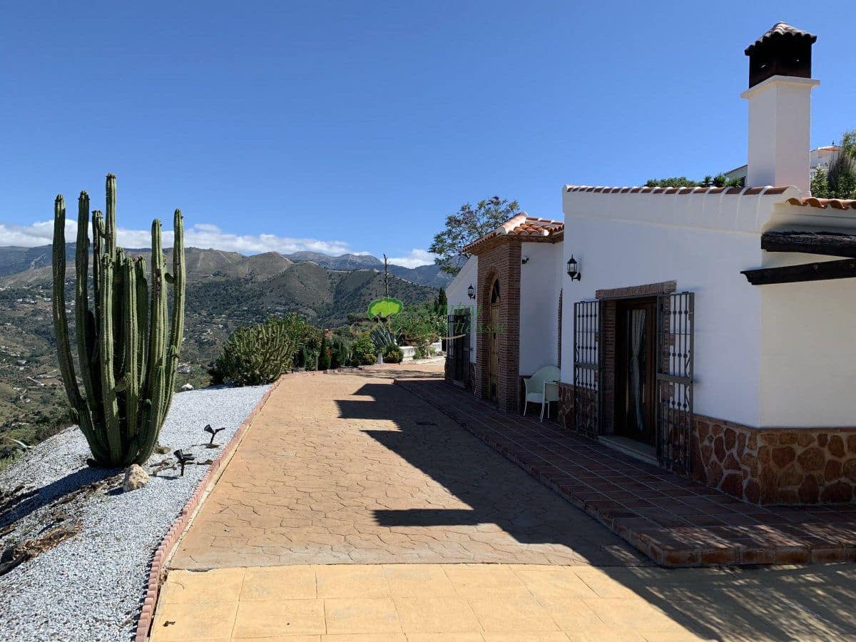 Finca/Casa Rural de 3 habitaciones en Cómpeta en venta con piscina - 595.000 € (Ref: 10157419)