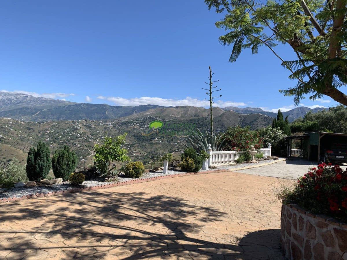 Finca/Casa Rural de 3 habitaciones en Cómpeta en venta con piscina - 595.000 € (Ref: 10157419)