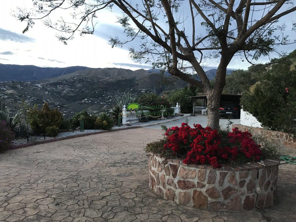Finca/Casa Rural de 3 habitaciones en Cómpeta en venta con piscina - 595.000 € (Ref: 10157419)