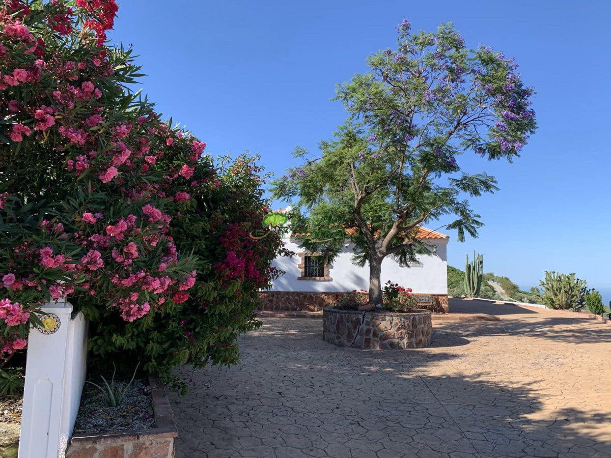 Finca/Casa Rural de 3 habitaciones en Cómpeta en venta con piscina - 595.000 € (Ref: 10157419)