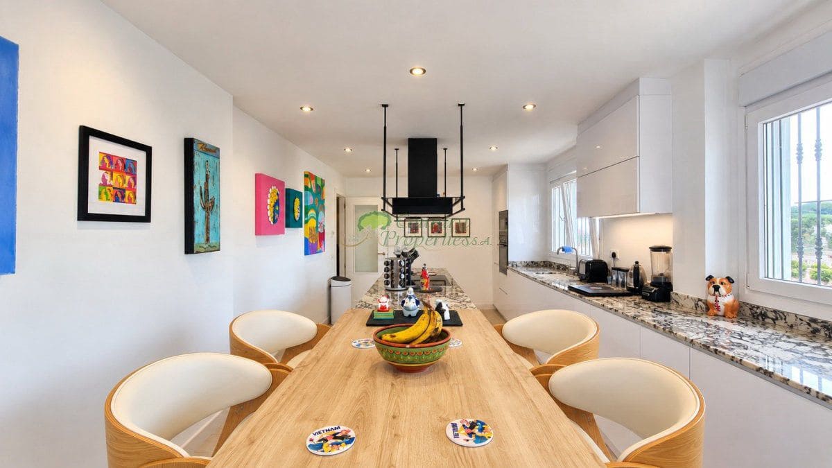 5 sypialnia Finka/Dom wiejski na sprzedaż w Competa z basenem garażem - 790 000 € (Ref: 10159123)