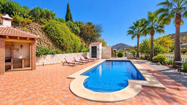 Finca/Casa Rural de 5 habitaciones en Cómpeta en venta con piscina garaje - 790.000 € (Ref: 10159123)