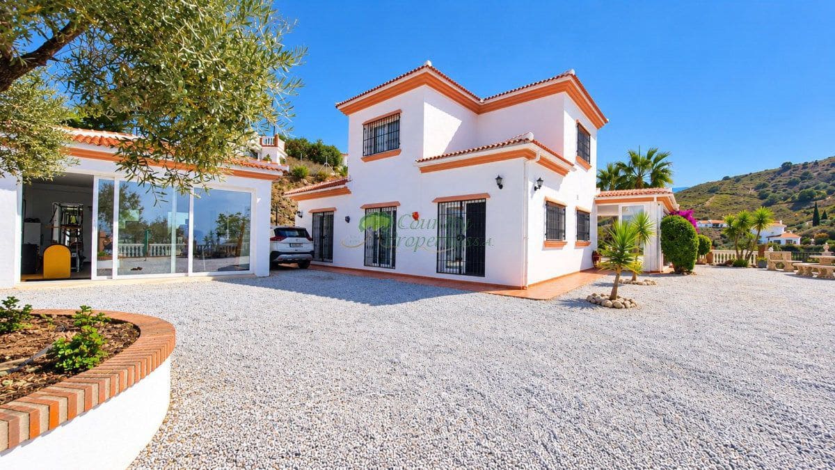 5 sypialnia Finka/Dom wiejski na sprzedaż w Competa z basenem garażem - 790 000 € (Ref: 10159123)