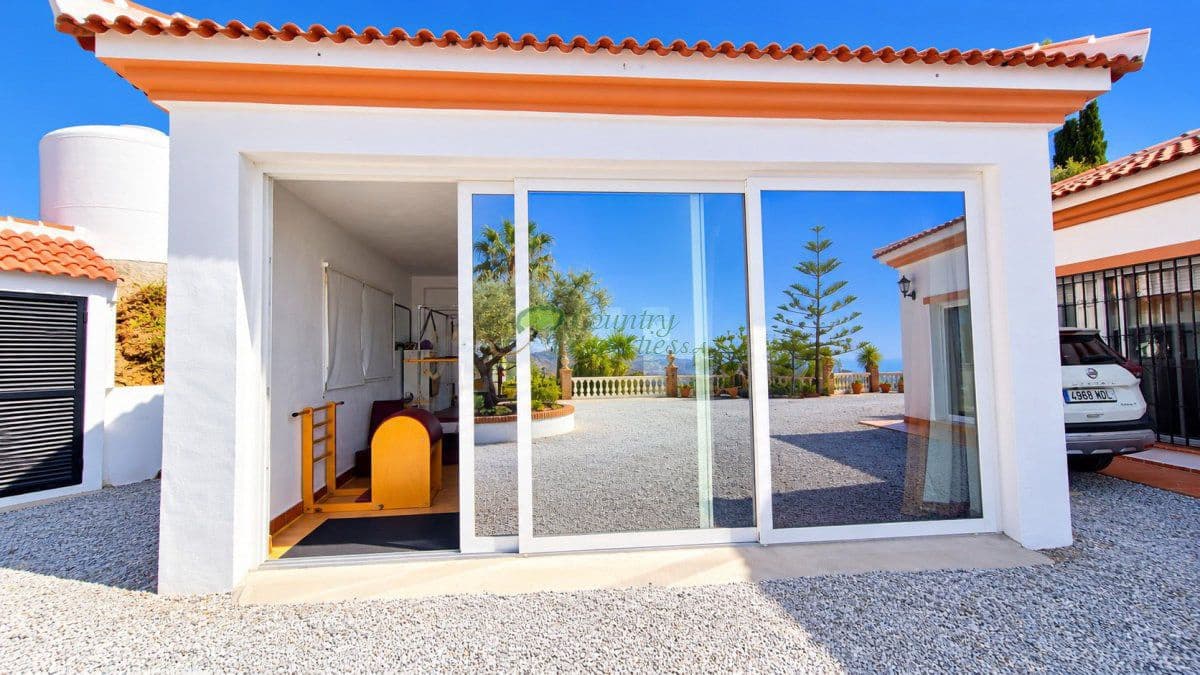 5 sypialnia Finka/Dom wiejski na sprzedaż w Competa z basenem garażem - 790 000 € (Ref: 10159123)