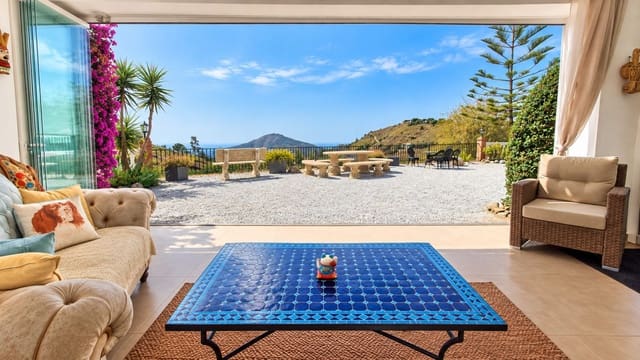 Finca/Casa Rural de 5 habitaciones en Cómpeta en venta con piscina garaje - 790.000 € (Ref: 10159123)
