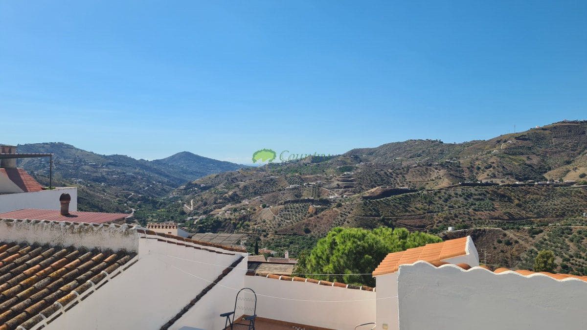 2 quarto Casa em Banda para venda em Canillas de Albaida - 135 000 € (Ref: 10161058)