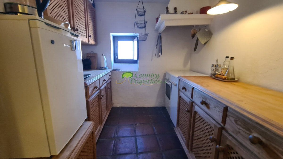 2 makuuhuone Omakotitalo myytävänä paikassa Competa - 157 000 € (Ref: 10184314)