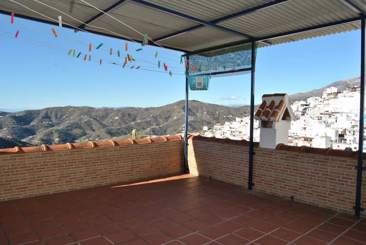 3 bedroom Townhouse for sale in Competa with garage - € 395,000 (Ref: 5220456)