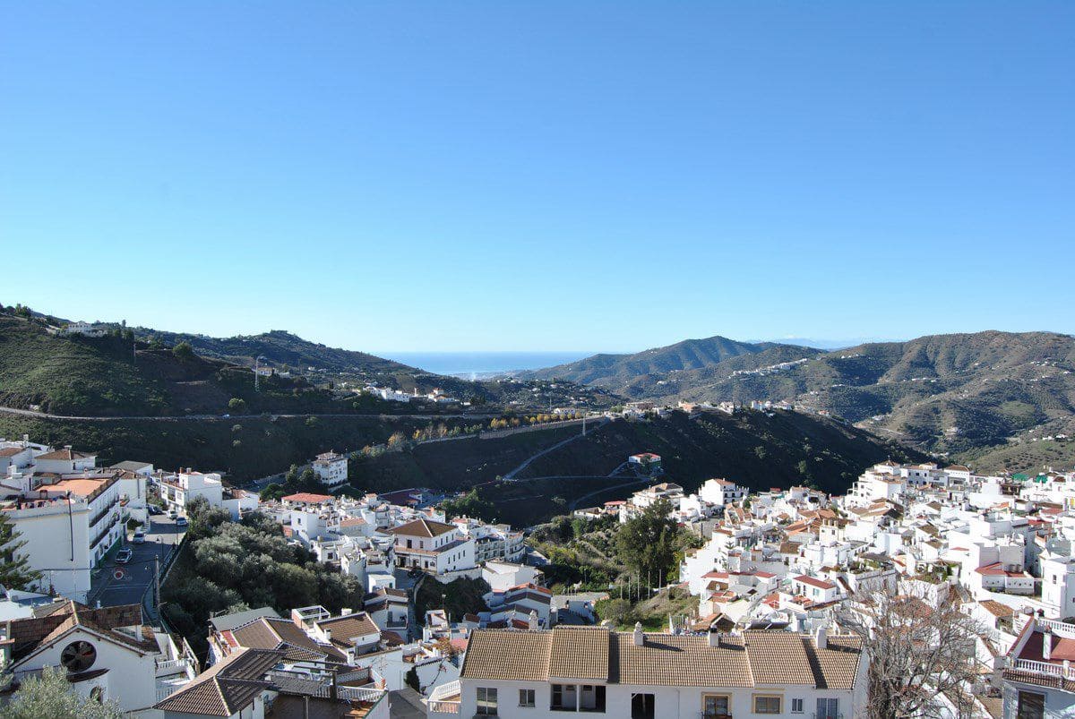3 bedroom Townhouse for sale in Competa with garage - € 395,000 (Ref: 5220456)