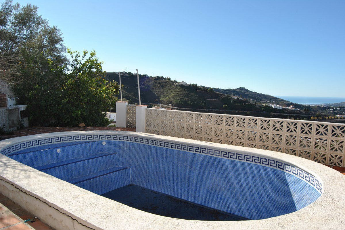 3 bedroom Townhouse for sale in Competa with garage - € 395,000 (Ref: 5220456)