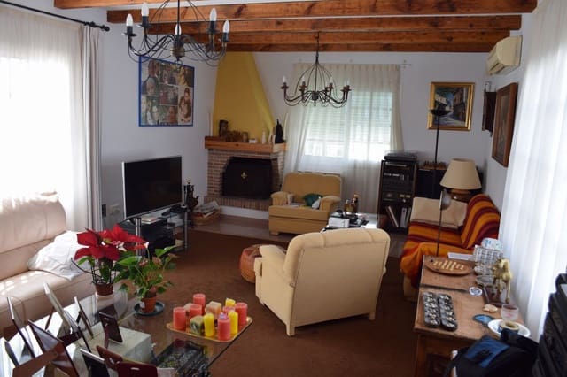 4 slaapkamer Villa te koop in Caleta de Vélez, Vélez-Málaga met garage - € 375.000 (Ref: 5220459)