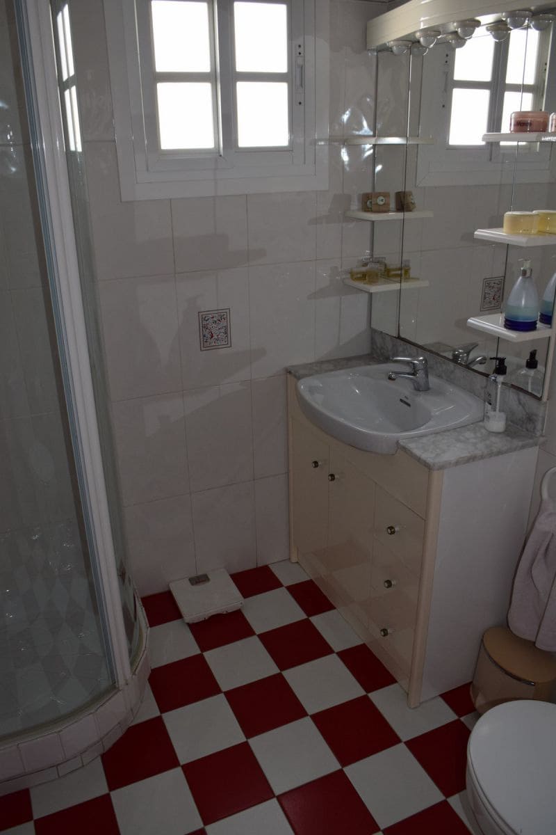 4 soverom Villa til salgs i Caleta de Velez med garasje - € 375 000 (Ref: 5220459)