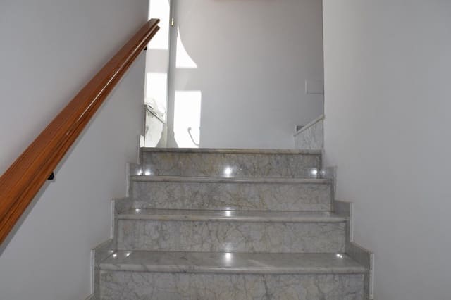 4 slaapkamer Villa te koop in Caleta de Vélez, Vélez-Málaga met garage - € 375.000 (Ref: 5220459)