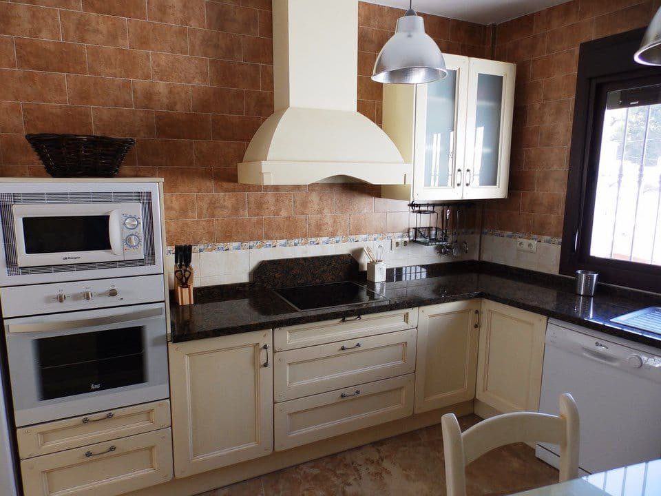 3 soveværelse Byhus til salg i Salares - € 213.000 (Ref: 5265587)