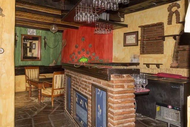 7 soveværelse Byhus til salg i Archez - € 259.000 (Ref: 5649916)