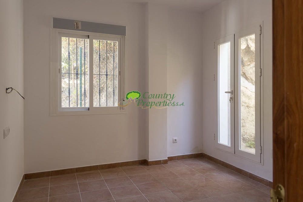 3 soverom Hus til salgs i Competa med garasje - € 189 000 (Ref: 5656696)