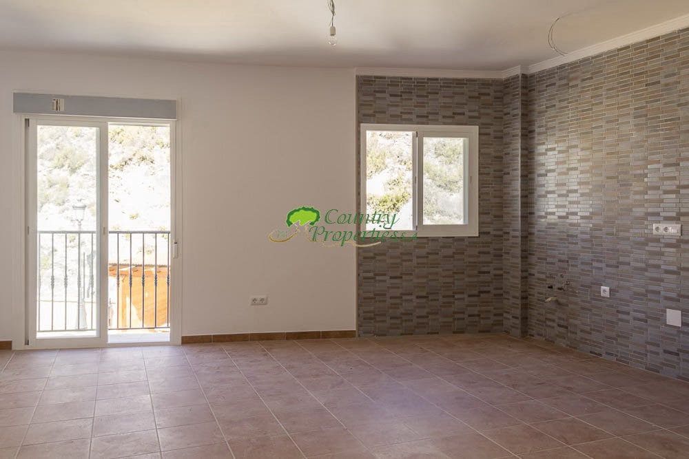 3 soverom Hus til salgs i Competa med garasje - € 189 000 (Ref: 5656696)