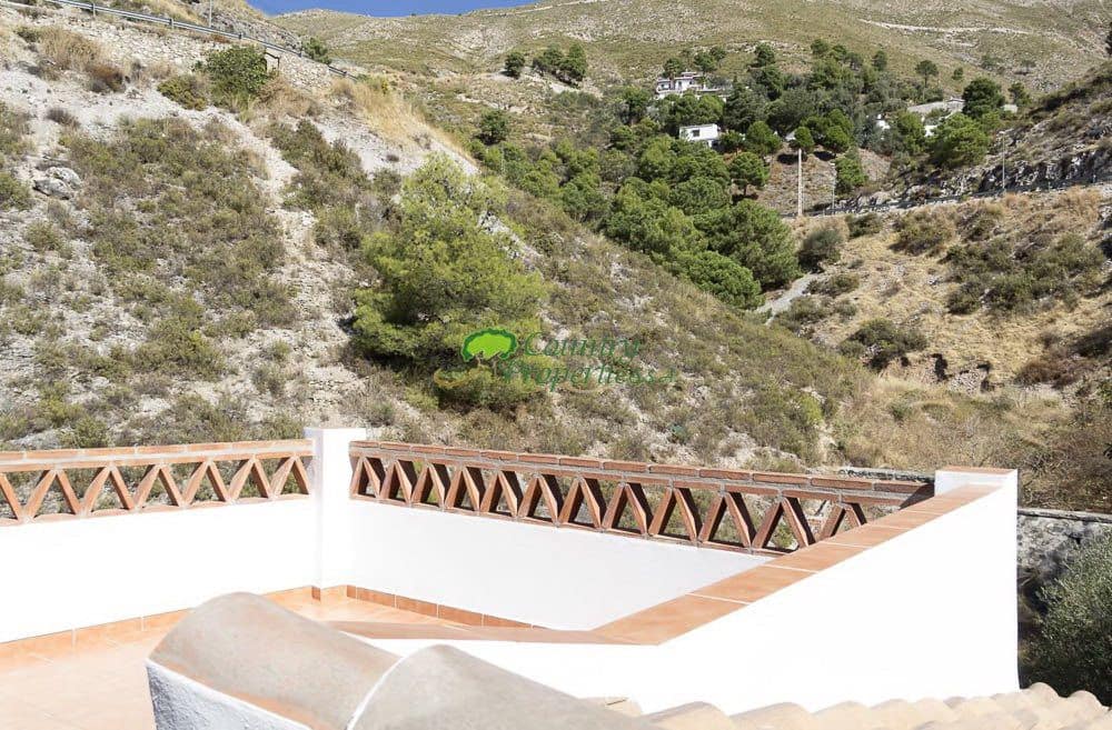 3 soverom Hus til salgs i Competa med garasje - € 189 000 (Ref: 5656696)