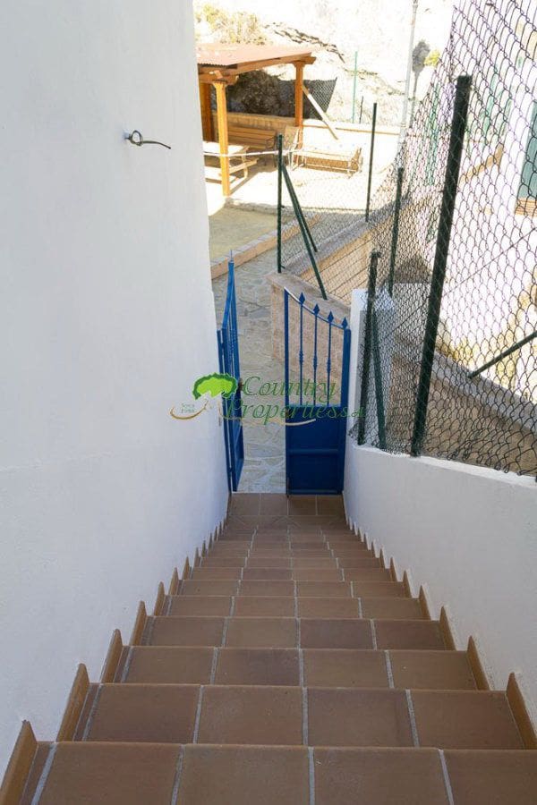 3 soverom Hus til salgs i Competa med garasje - € 189 000 (Ref: 5656696)