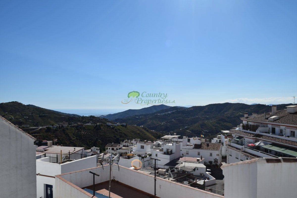 Casa de 4 habitaciones en Cómpeta en venta - 365.000 € (Ref: 6317577)