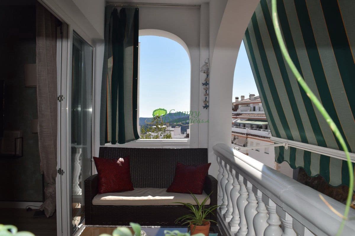 Casa de 4 habitaciones en Cómpeta en venta - 365.000 € (Ref: 6317577)