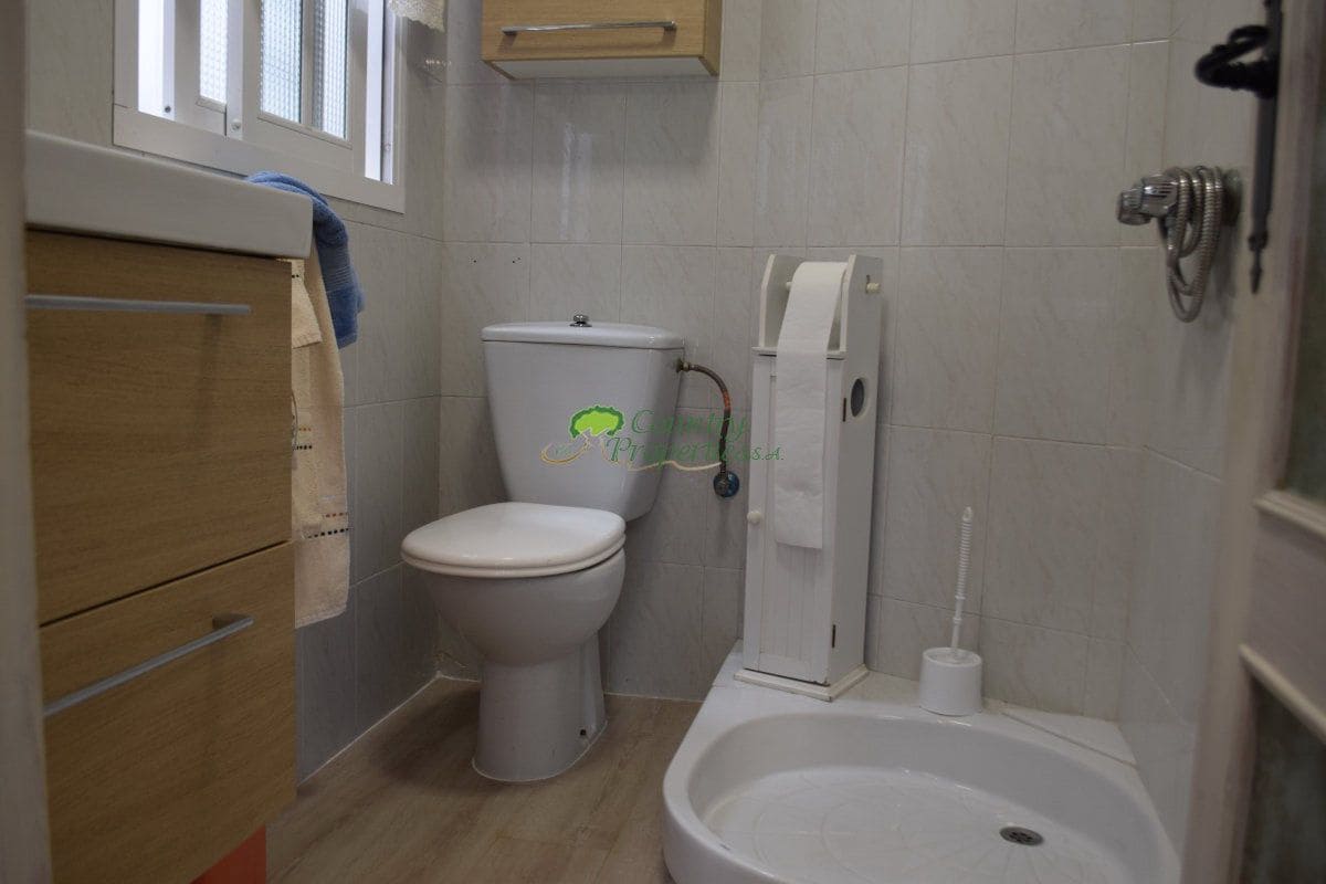 Casa de 4 habitaciones en Cómpeta en venta - 365.000 € (Ref: 6317577)