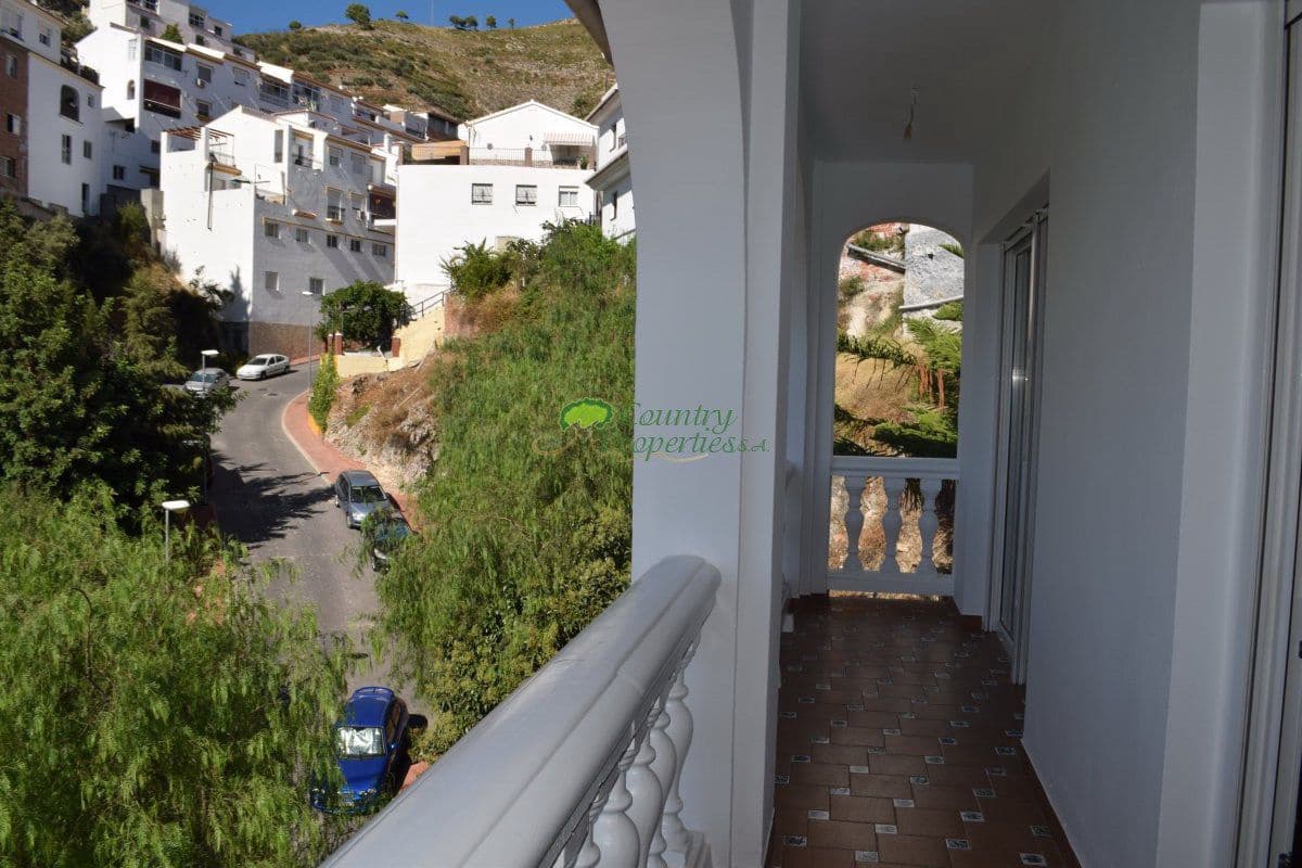 Casa de 4 habitaciones en Cómpeta en venta - 365.000 € (Ref: 6317577)