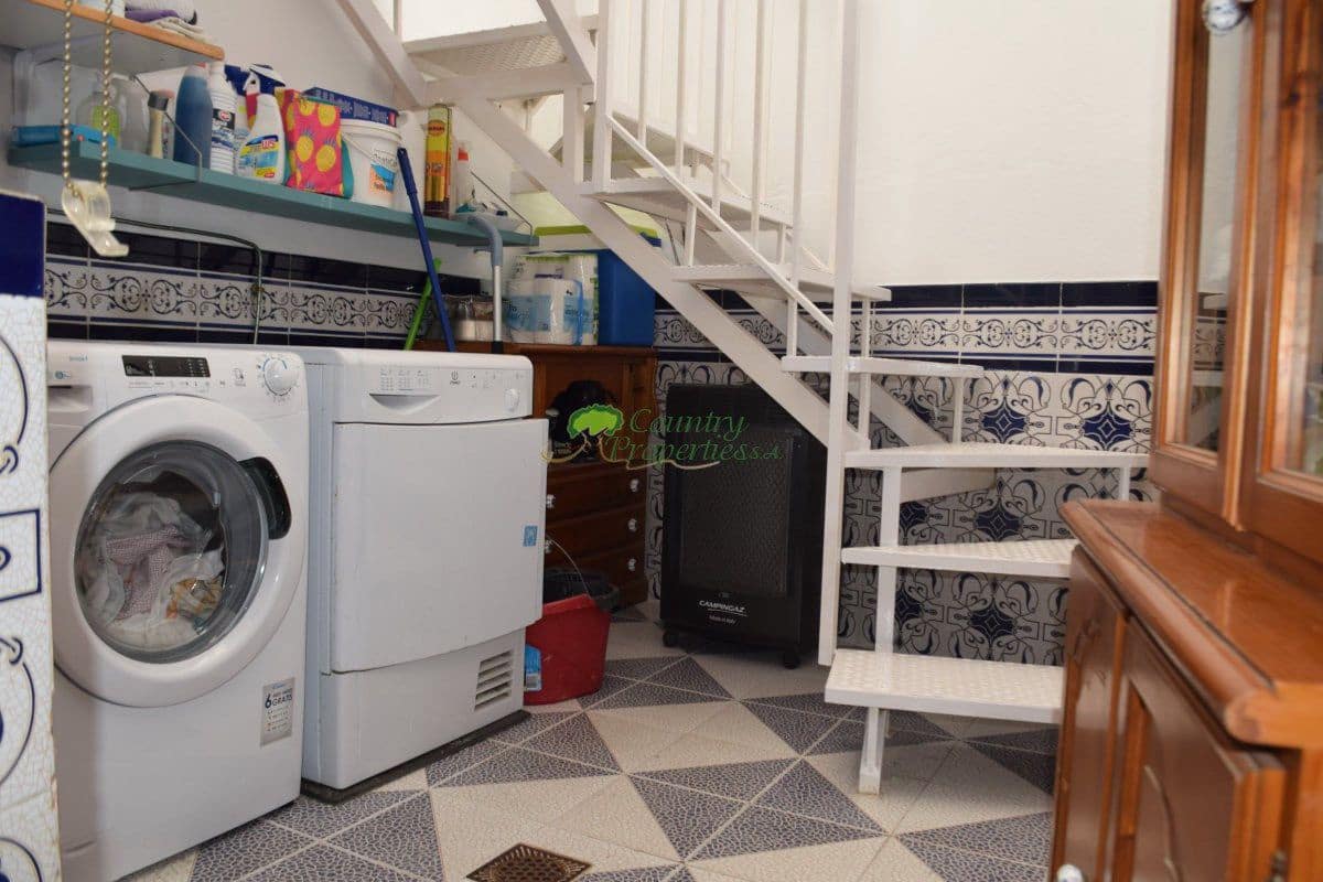 Casa de 4 habitaciones en Cómpeta en venta - 365.000 € (Ref: 6317577)