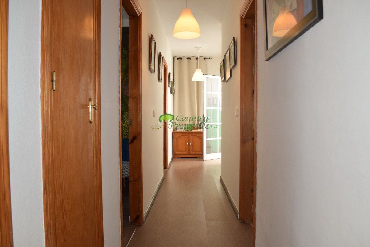 Casa de 4 habitaciones en Cómpeta en venta - 365.000 € (Ref: 6317577)