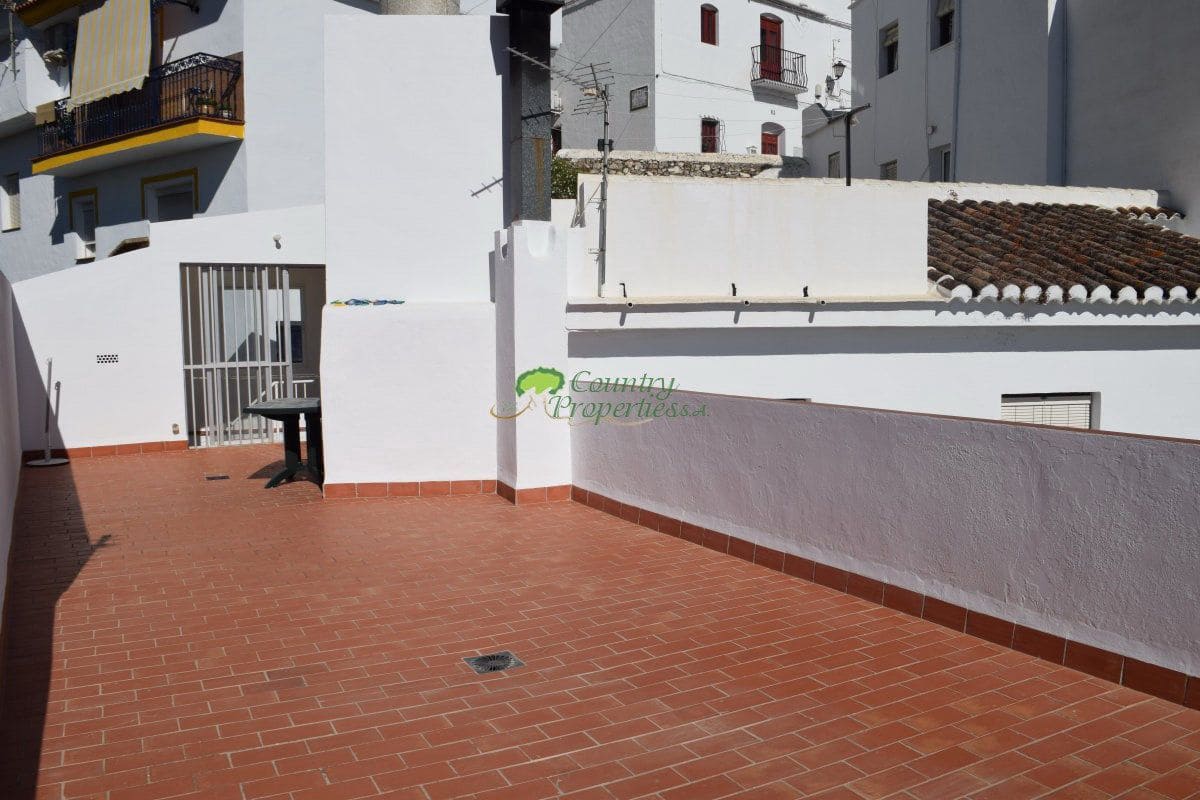 Casa de 4 habitaciones en Cómpeta en venta - 365.000 € (Ref: 6317577)