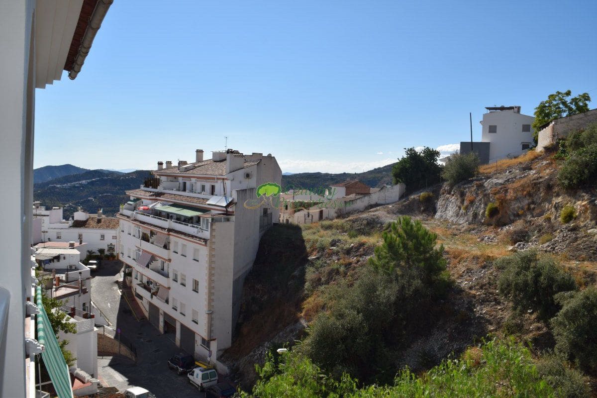 Casa de 4 habitaciones en Cómpeta en venta - 365.000 € (Ref: 6317577)