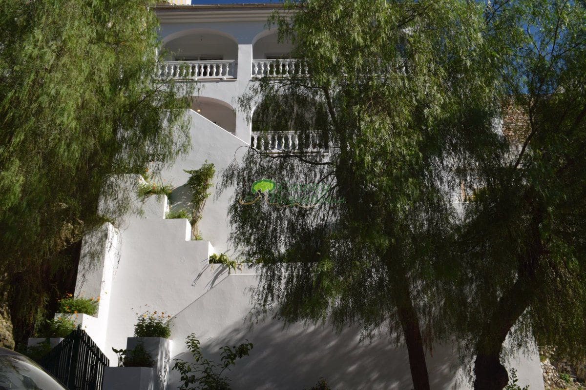 Casa de 4 habitaciones en Cómpeta en venta - 365.000 € (Ref: 6317577)