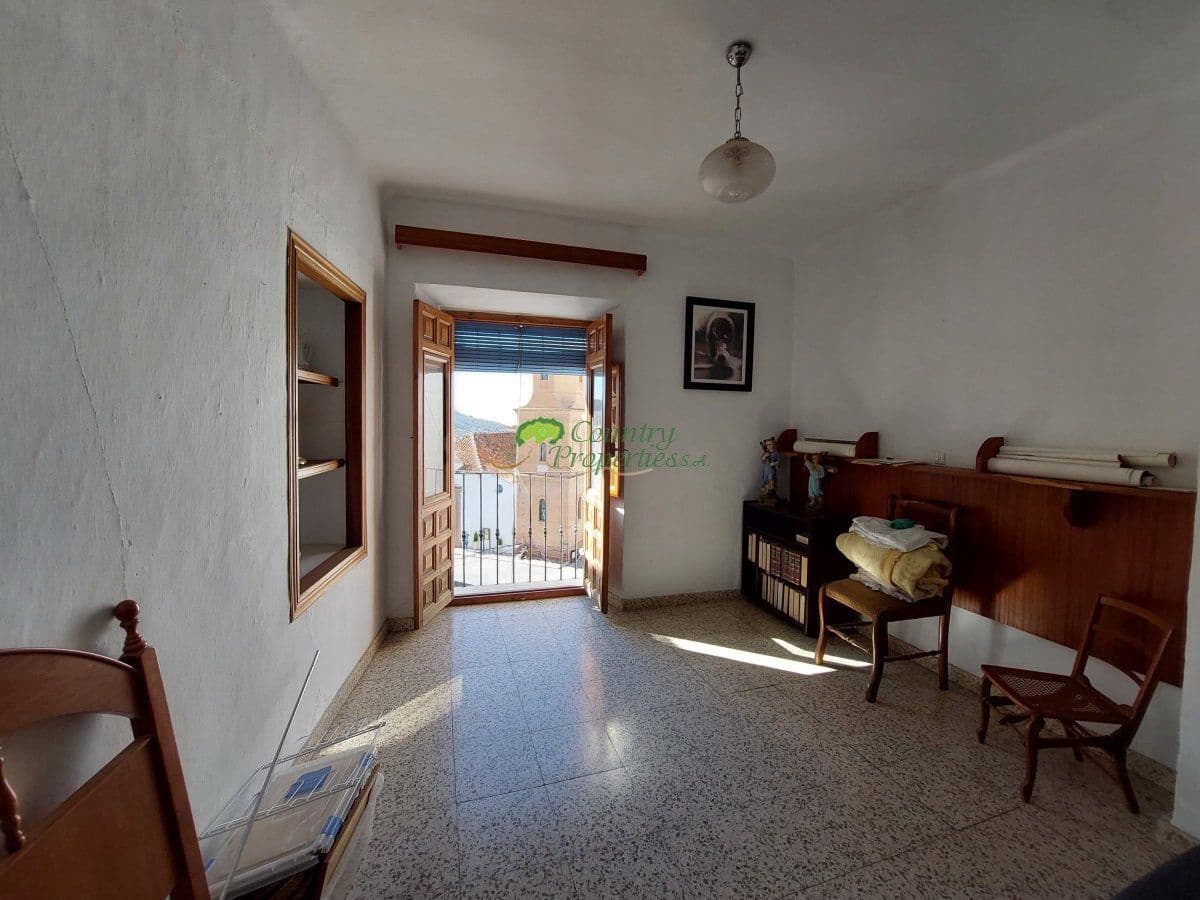 Casa de 7 habitaciones en Cómpeta en venta - 210.000 € (Ref: 6439179)