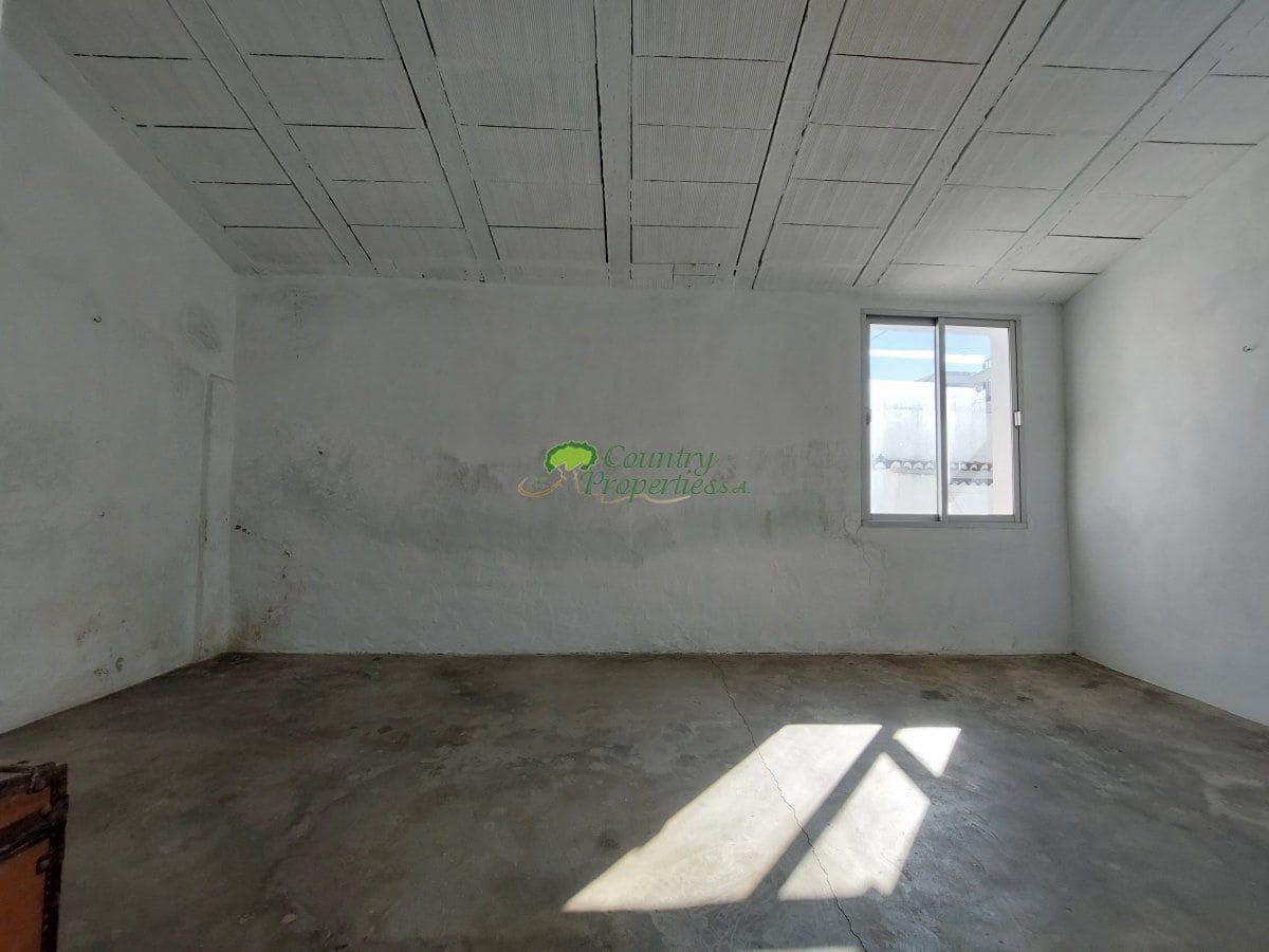 Casa de 7 habitaciones en Cómpeta en venta - 210.000 € (Ref: 6439179)