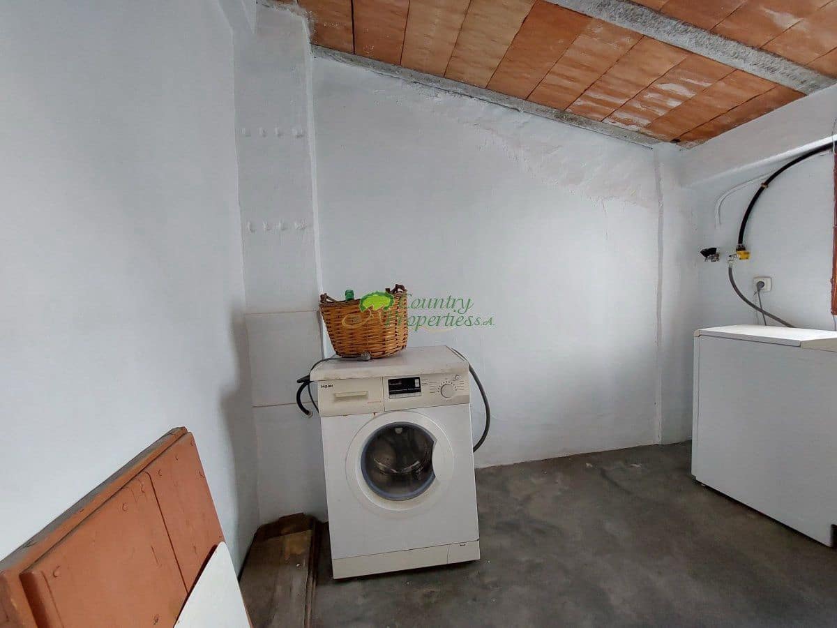 Casa de 7 habitaciones en Cómpeta en venta - 210.000 € (Ref: 6439179)