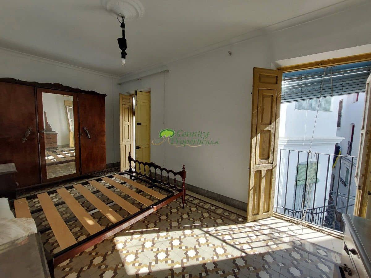 Casa de 7 habitaciones en Cómpeta en venta - 210.000 € (Ref: 6439179)