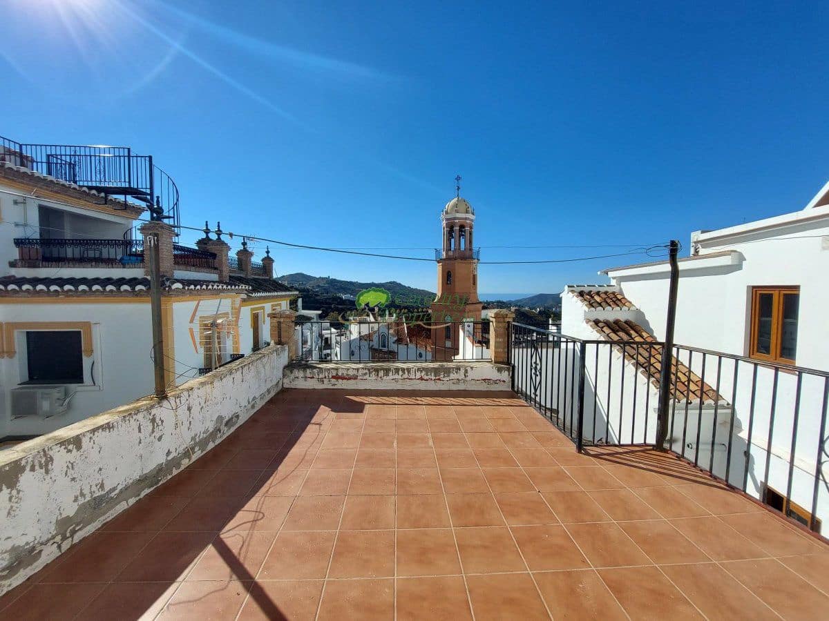 Casa de 7 habitaciones en Cómpeta en venta - 210.000 € (Ref: 6439179)