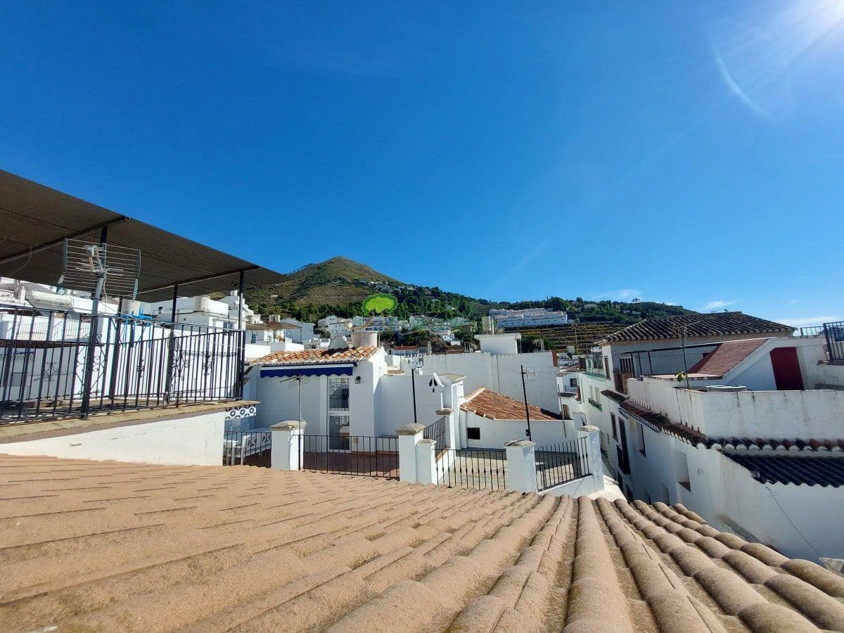 Casa de 7 habitaciones en Cómpeta en venta - 210.000 € (Ref: 6439179)