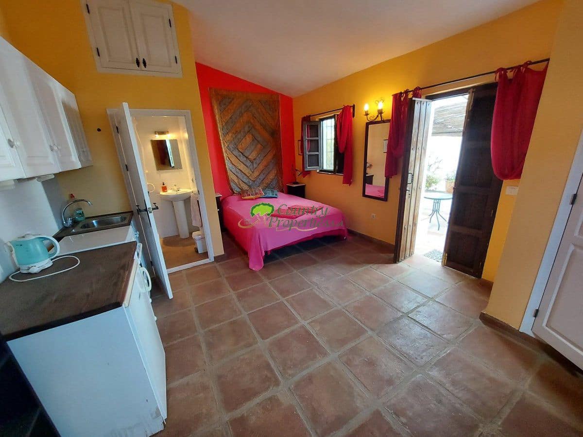 7 sypialnia Finka/Dom wiejski na sprzedaż w Torrox - 880 000 € (Ref: 6611458)