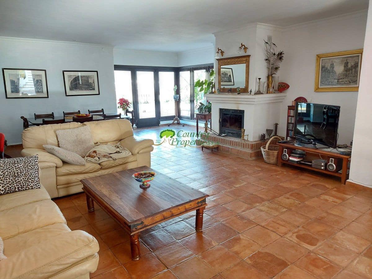 7 sypialnia Finka/Dom wiejski na sprzedaż w Torrox - 880 000 € (Ref: 6611458)