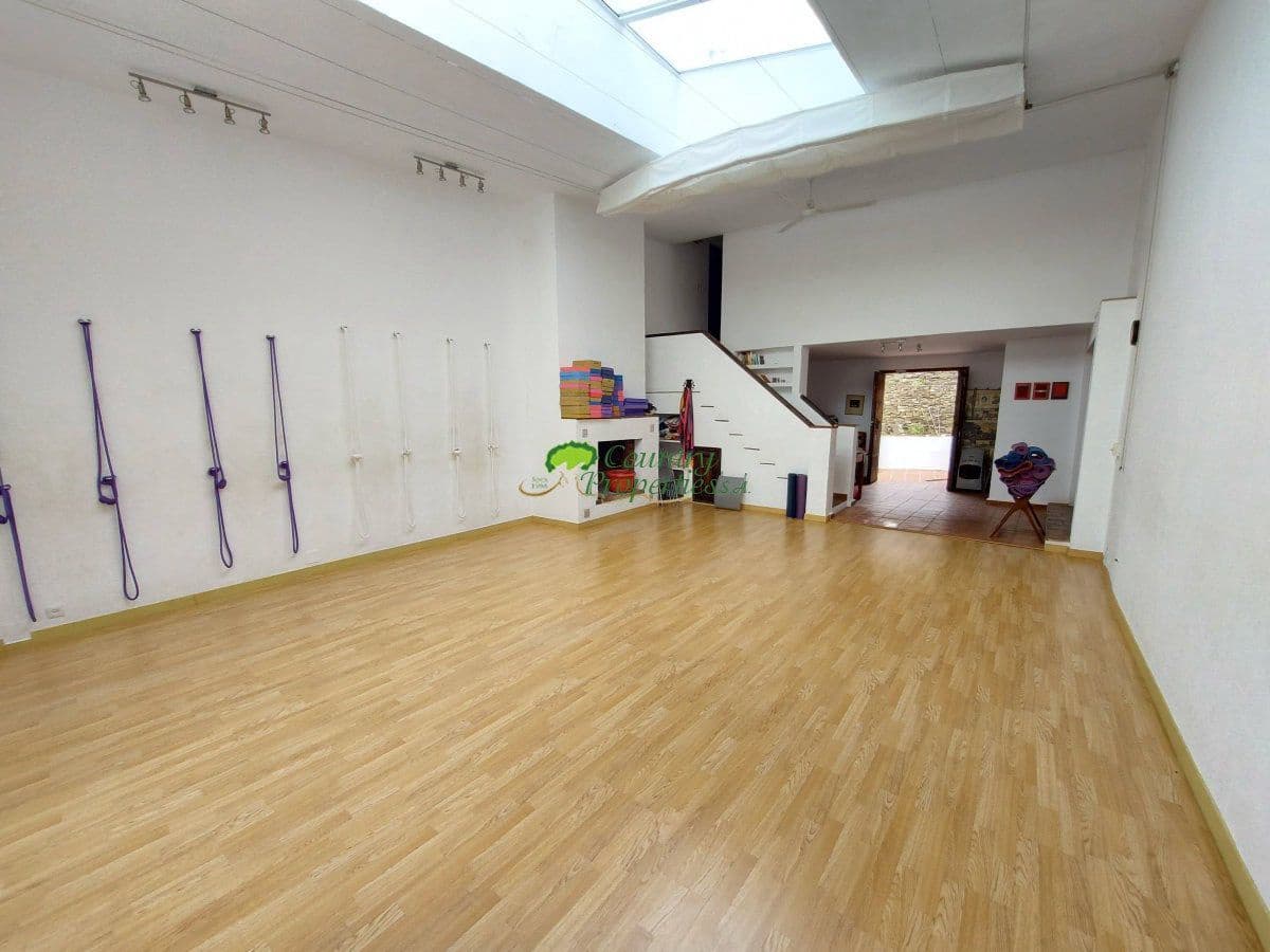 7 soveværelse Virksomhed til salg i Torrox - € 880.000 (Ref: 6611459)