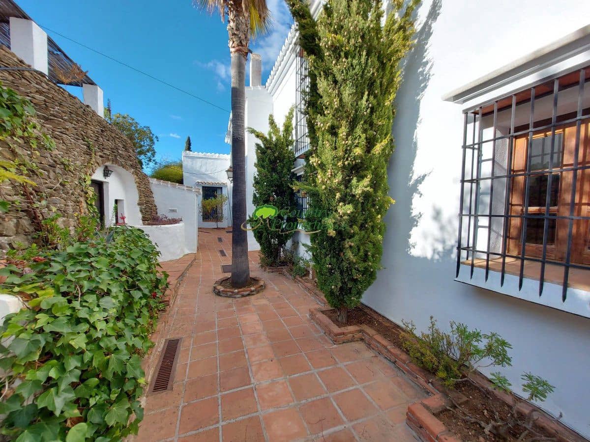 7 soveværelse Virksomhed til salg i Torrox - € 880.000 (Ref: 6611459)