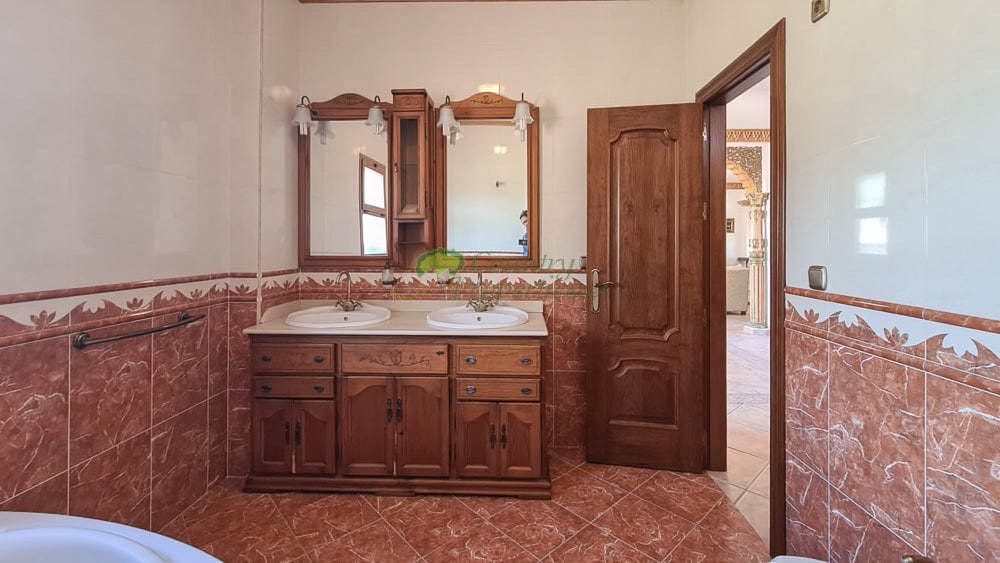 4 soverom Finca/Herregård til salgs i Canillas de Aceituno - € 449 000 (Ref: 6658362)