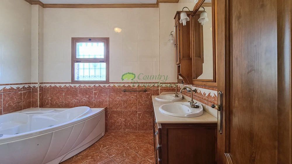 4 soverom Finca/Herregård til salgs i Canillas de Aceituno - € 449 000 (Ref: 6658362)