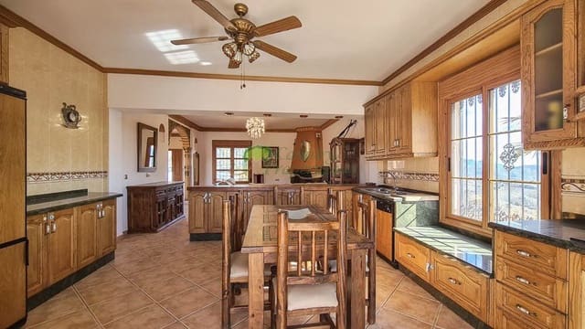 4 soverom Finca/Herregård til salgs i Canillas de Aceituno - € 449 000 (Ref: 6658362)