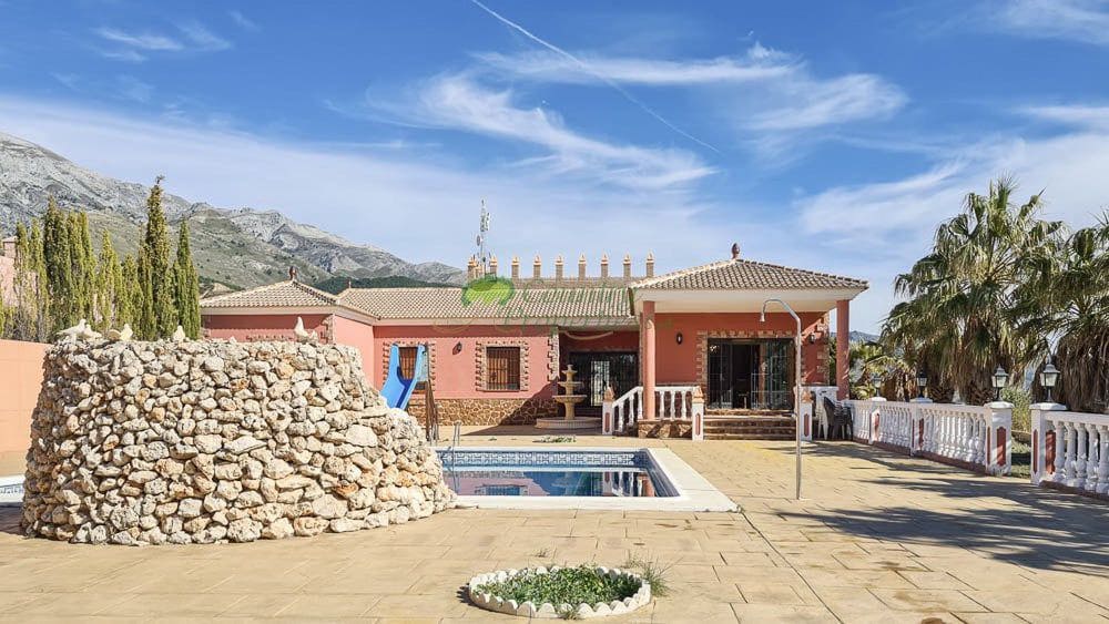 4 soverom Finca/Herregård til salgs i Canillas de Aceituno - € 449 000 (Ref: 6658362)