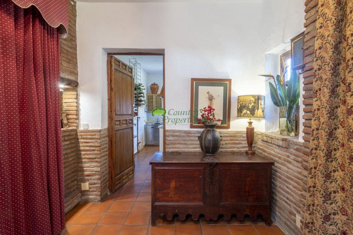 6 Zimmer Finca/Landgut zu verkaufen in Sayalonga - 690.000 € (Ref: 6876691)