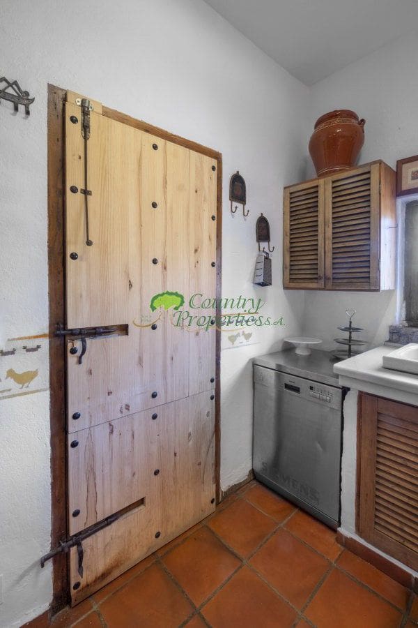 6 Zimmer Finca/Landgut zu verkaufen in Sayalonga - 690.000 € (Ref: 6876691)