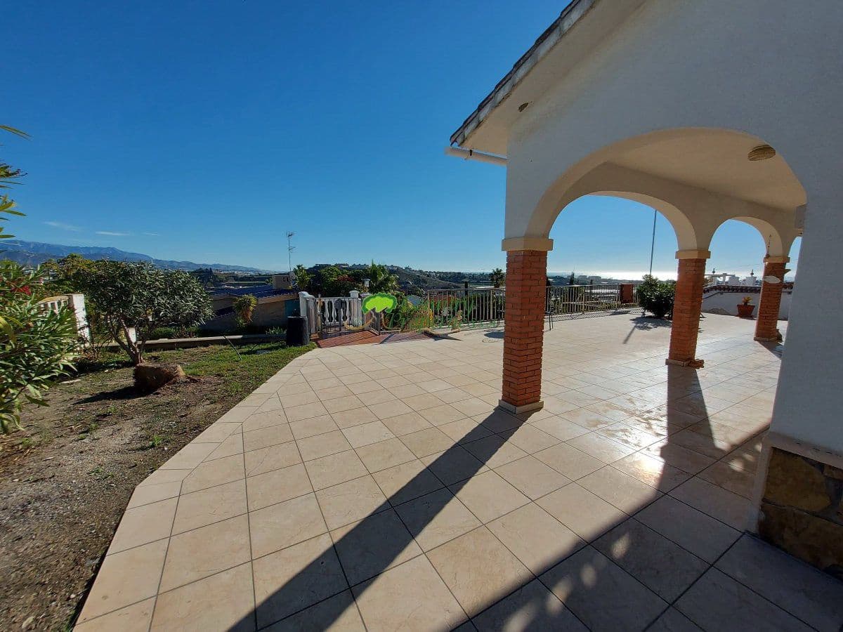 2 soveværelse Villa til salg i Torre del Mar med garage - € 399.000 (Ref: 6917852)